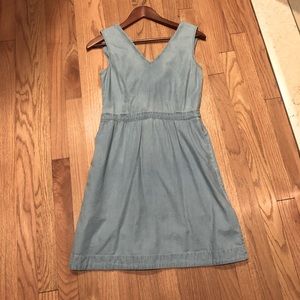 Levi’s chambray denim bow back dress, size S EUC